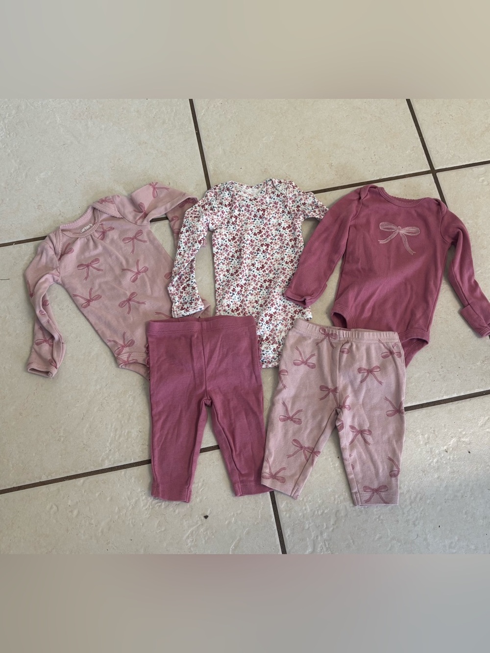 3M Carter's 5 Piece pink/dark pink bows/Floral long sleeve bosysuits/leggings.